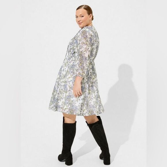 Torrid Mini Clip Dot Front Keyhole White and Blue Floral Dress Torrid Size 1 NWT - Picture 3 of 9